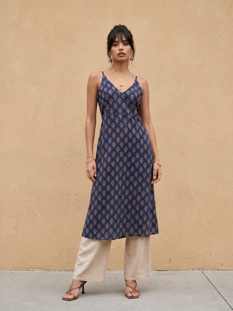 fusion by glitchez Floral Printed Shoulder Straps Fit & Flare Pure Cotton Kurta - Image 3