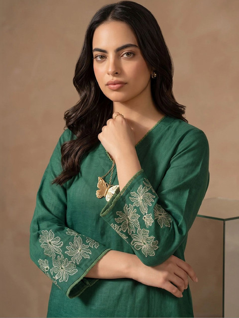 Varanga Thread Embroidered Formal Kurta with Trousers - Image 6
