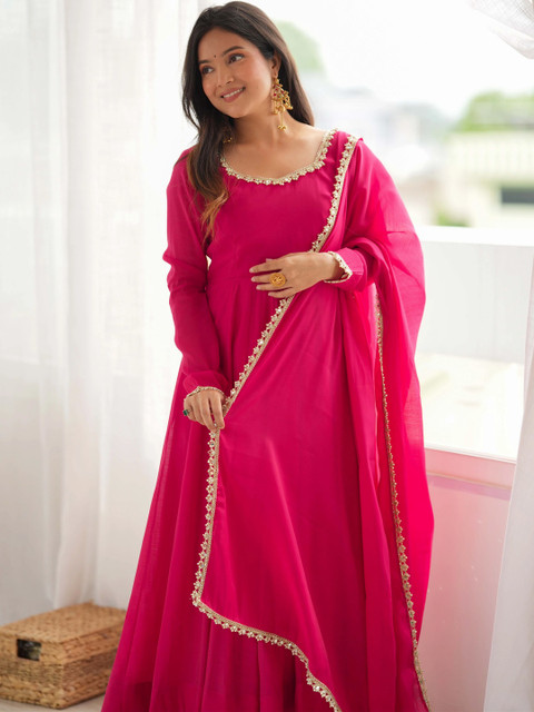 KEKIMI Women Empire Gotta Patti Chanderi Silk Kurta with Trousers & With Dupatta - Image 4