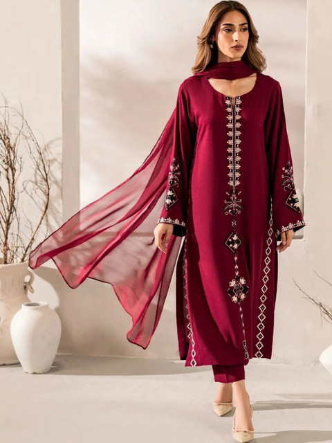 Tankori Women Ethnic Motifs Embroidered Regular Thread Work Chanderi Silk Kurta with Trousers & With Dupatta