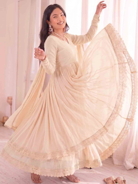 Soldlook Women Empire Kurta with Palazzos & With Dupatta - Image 6