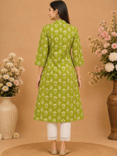 Araaha Women Floral Printed Thread Work Kurta - Image 6