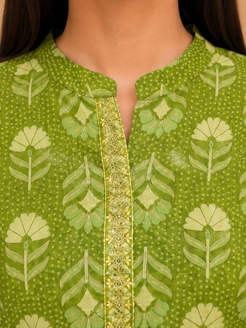 Araaha Women Floral Printed Thread Work Kurta - Image 5