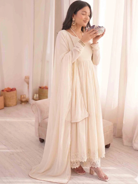 Soldlook Women Empire Kurta with Palazzos & With Dupatta - Image 7