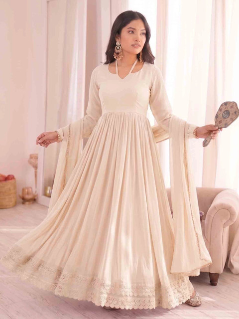Soldlook Women Empire Kurta with Palazzos & With Dupatta - Image 4