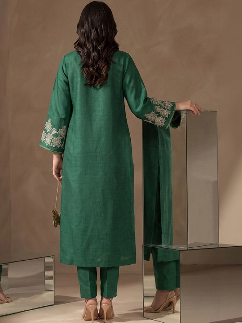 Varanga Thread Embroidered Formal Kurta with Trousers - Image 3
