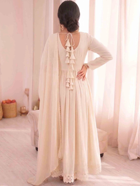 Soldlook Women Empire Kurta with Palazzos & With Dupatta - Image 2