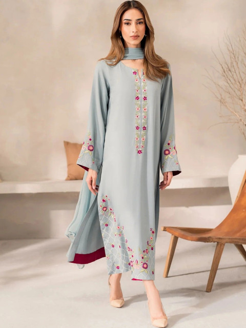 Tankori Women Floral Embroidered Regular Thread Work Chanderi Silk Kurta with Trousers & With Dupatta
