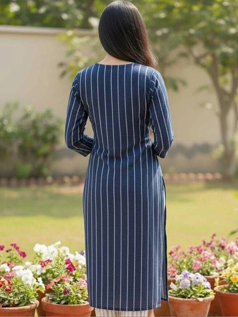Sypher Boutique Women Striped Dobby Handloom Kurta - Image 2