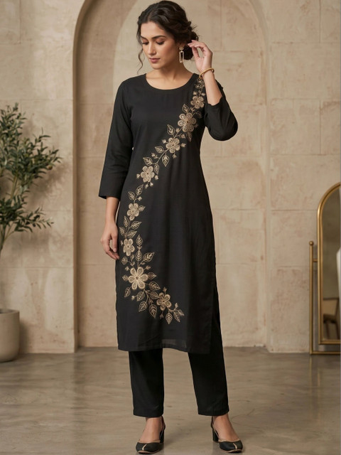 Teegital Women Floral Embroidered Thread Work Kurta