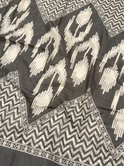 FashionsEye Printed Pure Cotton Unstitched Dress Material - Image 3