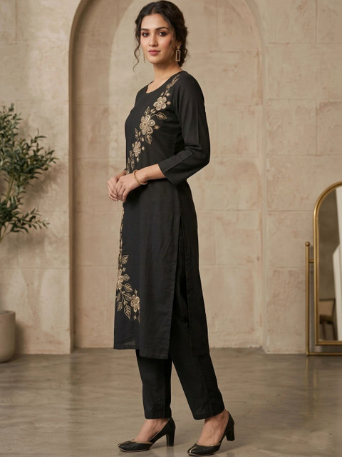 Teegital Women Floral Embroidered Thread Work Kurta - Image 3