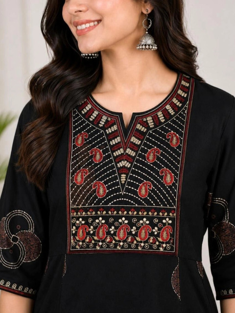 SHIFZ Women Ethnic Motifs Printed Thread Work Anarkali Kurta - Image 5