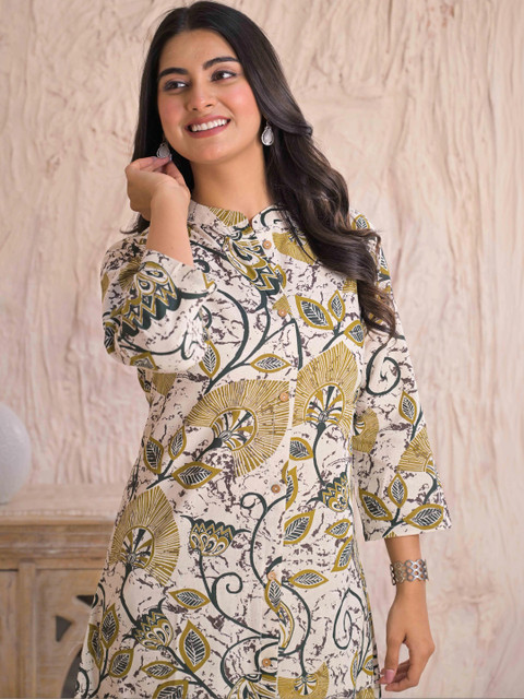SAANWRI Women Floral Printed Indie Florals Kurta - Image 3