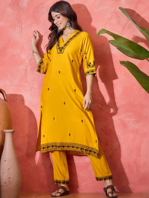 Sangria Embroidered Tunic with Trousers - Image 3