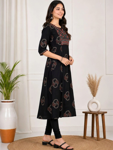 SHIFZ Women Ethnic Motifs Printed Thread Work Anarkali Kurta - Image 3