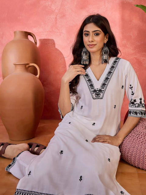 Sangria Embroidered Tunic with Trousers - Image 5