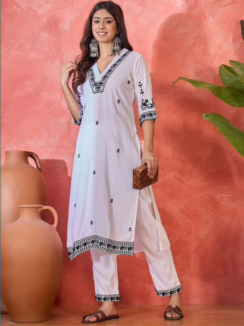 Sangria Embroidered Tunic with Trousers - Image 7