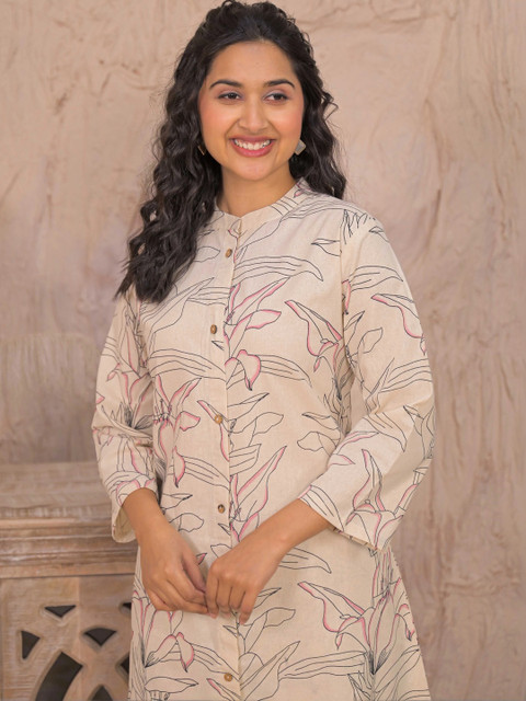 SAANWRI Women Floral Printed Floral Kurta - Image 2