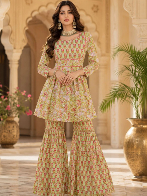 indo street Women Floral Printed Regular Pure Cotton Kurta with Sharara