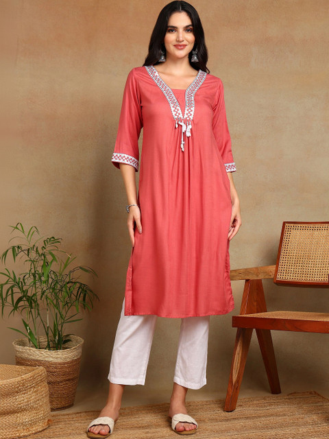House of Pataudi Women Thread Work Handloom Kurta