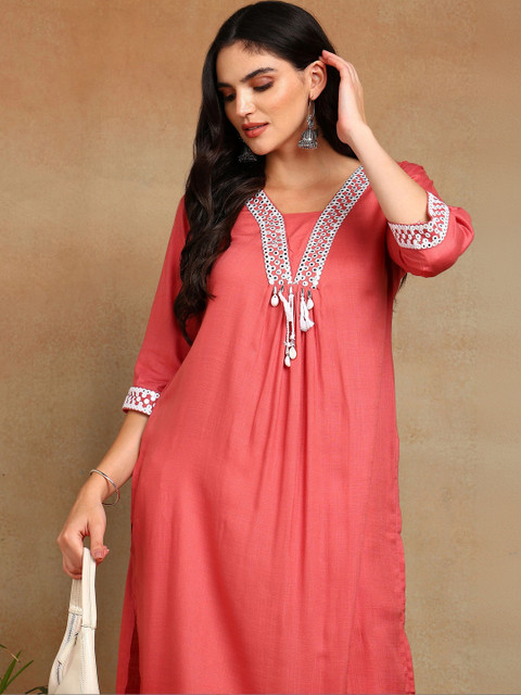 House of Pataudi Women Thread Work Handloom Kurta - Image 2