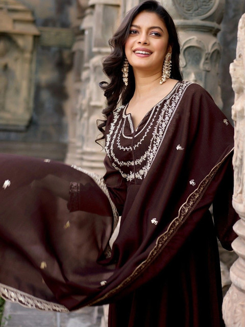 ANVERI TEXTILES Women Ethnic Motifs Embroidered Empire Thread Work Kurta with Trousers & With Dupatta - Image 4