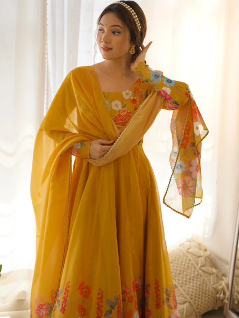 Urban Nakhre Women Floral Printed Empire Pure Cotton Kurta with Trousers & With Dupatta - Image 2