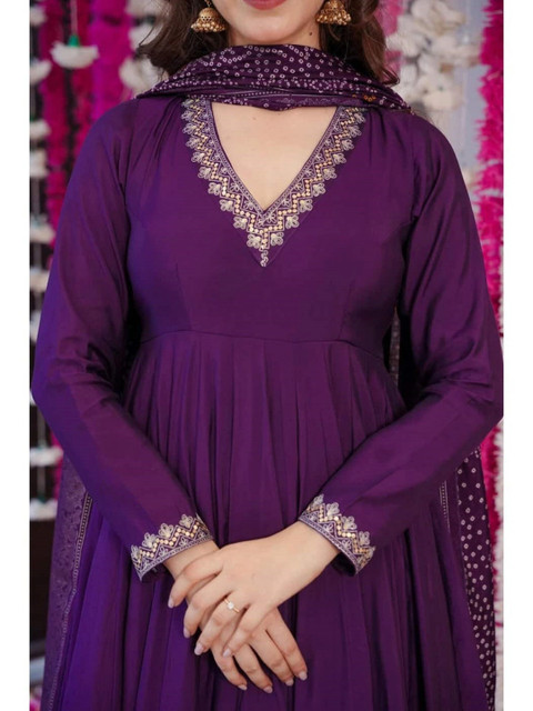 KALINI Women Ethnic Motifs Empire Thread Work Kurta with Palazzos & With Dupatta - Image 4