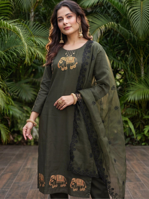 SHRI VANYA CREATION Women Ethnic Motifs Embroidered Regular Thread Work Kurta with Trousers & With Dupatta - Image 2