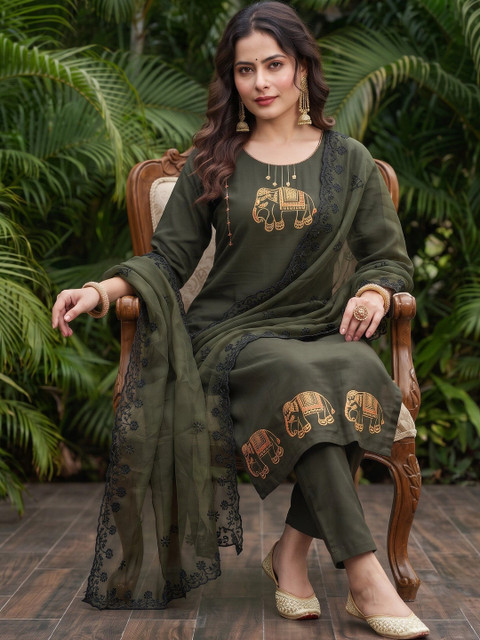 SHRI VANYA CREATION Women Ethnic Motifs Embroidered Regular Thread Work Kurta with Trousers & With Dupatta - Image 3