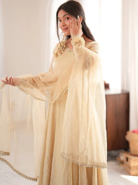 NORAFLEX Women Regular Pure Silk Kurta with Pyjamas & With Dupatta - Image 3