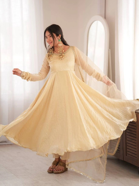 NORAFLEX Women Regular Pure Silk Kurta with Pyjamas & With Dupatta - Image 7