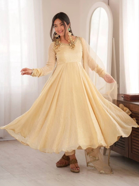 NORAFLEX Women Regular Pure Silk Kurta with Pyjamas & With Dupatta