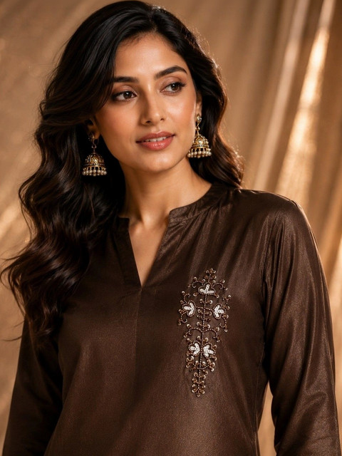 Sangria Women Ombre Dyed Regular Beads and Stones Kurta with Palazzos - Image 5