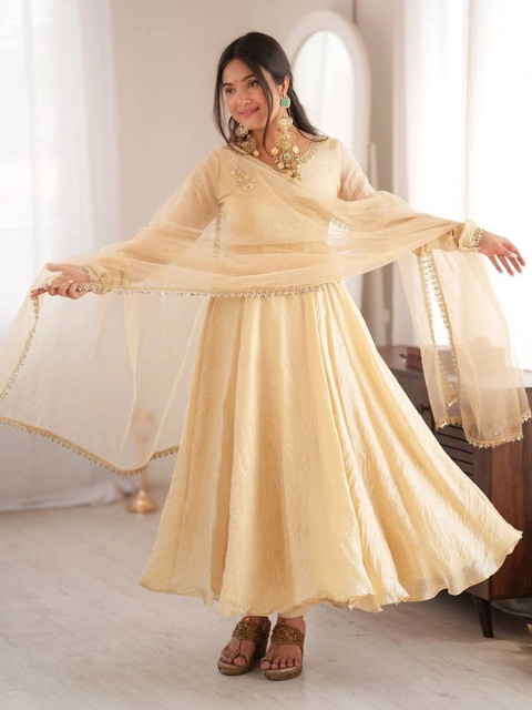 NORAFLEX Women Regular Pure Silk Kurta with Pyjamas & With Dupatta - Image 5