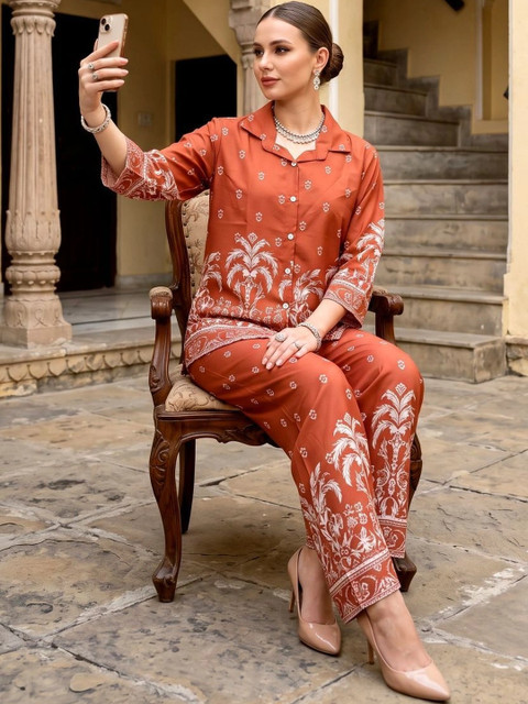 Laasika Printed Shirt with Trousers - Image 4