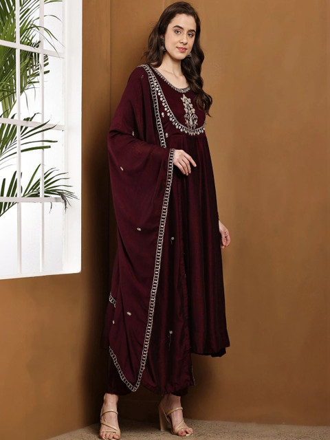 Tankori Women Embroidered Silk Georgette Kurta Set