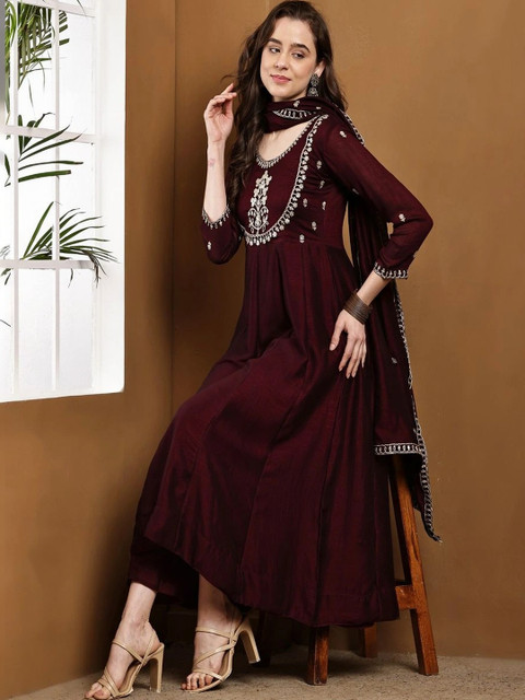 Tankori Women Embroidered Silk Georgette Kurta Set - Image 6