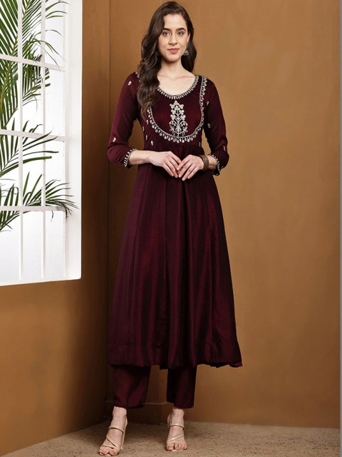 Tankori Women Embroidered Silk Georgette Kurta Set - Image 3