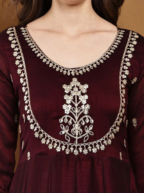 Tankori Women Embroidered Silk Georgette Kurta Set - Image 2