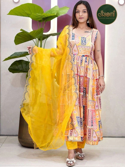 SRIOMI Printed V-Neck A-Line Kurta & Trousers With Dupatta