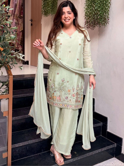NAVYAAZRI Women Ethnic Regular Thread Work Silk Crepe Kurta with Patiala & With Dupatta - Image 5