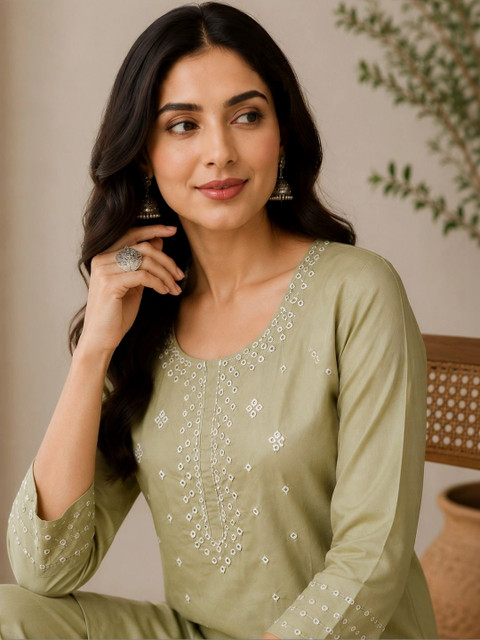 Glomee Chanderi Embroidered Tunic with Trousers - Image 2