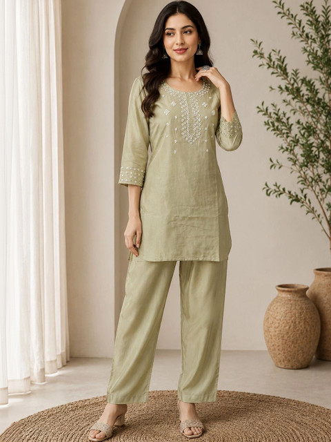 Glomee Chanderi Embroidered Tunic with Trousers