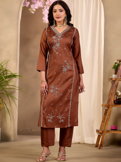 Sangria Women Floral Embroidered Tunic with Trousers Co-Ords - Image 3