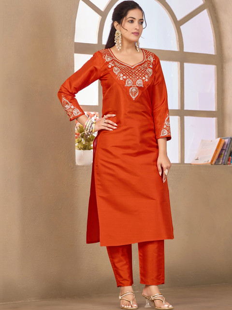 Sangria Embroidered Tunic with Trousers - Image 7