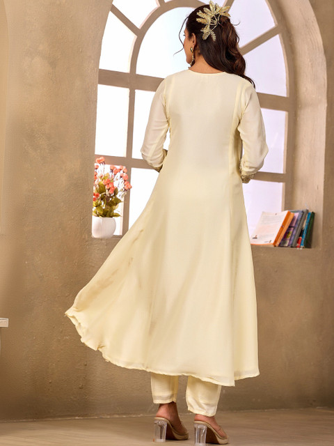 Sangria Embroidered Tunic with Trousers - Image 4