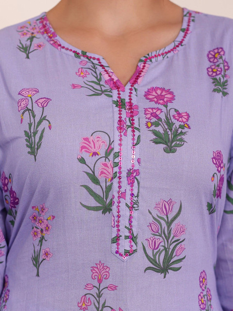 Aramya Women Floral Printed Sequinned Floral Kurta - Image 2