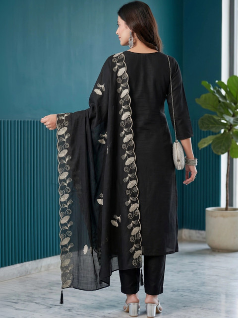 Tshirts Buddy Embroidered Tunic with Trousers - Image 2
